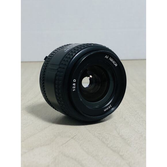 Nikon AF Nikkor 24mm F/2.8 D Lense No Lens Caps Very Clean - Picture 1 of 9